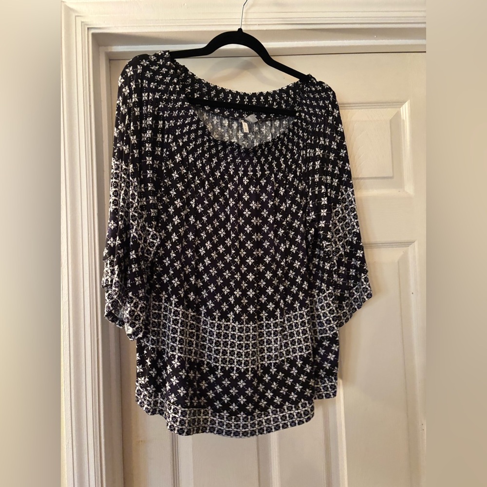 New black and white blouse